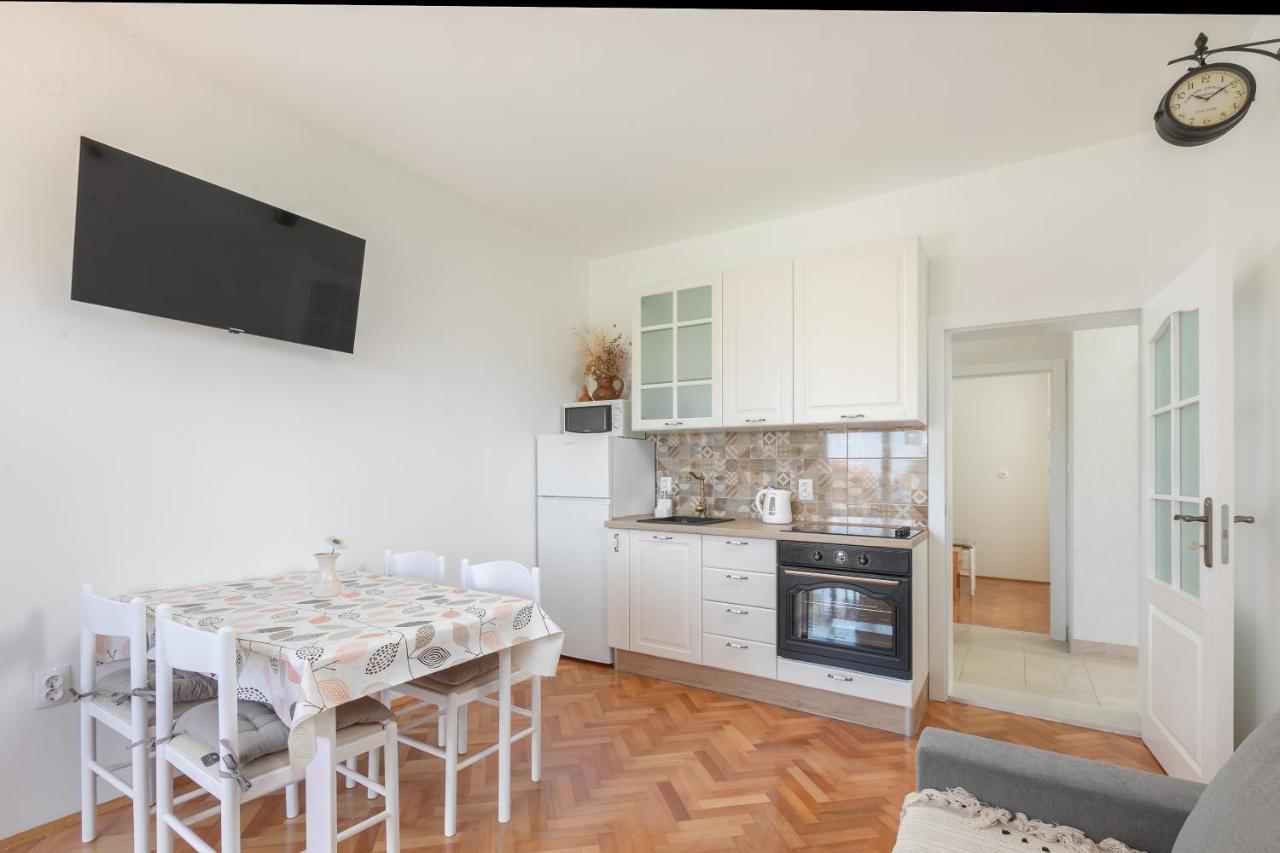 Apartman Ana Boric Podgora Esterno foto